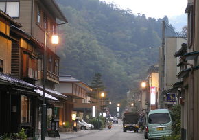 유와쿠온천마을